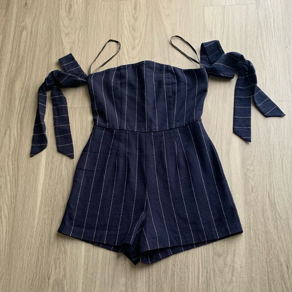 New J.O.A. Sunny Sensation Off-The Shoulder Cotton Romper - Picture 6 of 10